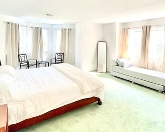 Unique Dome Home With Hot Tub & Piano, on 28 acres - New Paltz - Bedroom