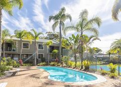 Carindale 16 Ground floor Foxtel Pool and Tennis Court - Nelson Bay - Pool
