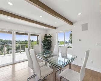 Beautiful home in Silver Lake Hills. 360 Views - Los Angeles - Essbereich