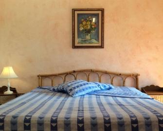 Appartamenti Le Gemme - Palau - Schlafzimmer