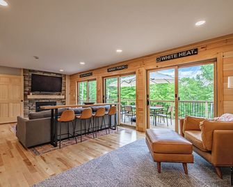 'Out of Office' is the perfect place to getaway from it all! - Newry - Salon