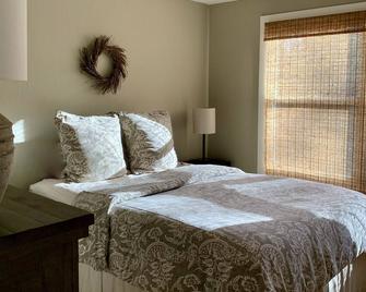 Modern Farmhouse: 2021 Remodel, Great Pool, Privacy, 5min To Healdsberg - Healdsburg - Bedroom