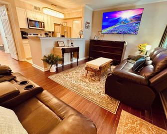 Gorgeous Condo across from Vet School - Auburn - Stue