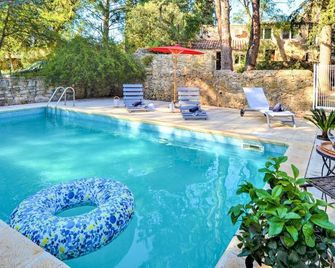 Authentic Provencal mas in Mornas - Mornas - Piscina