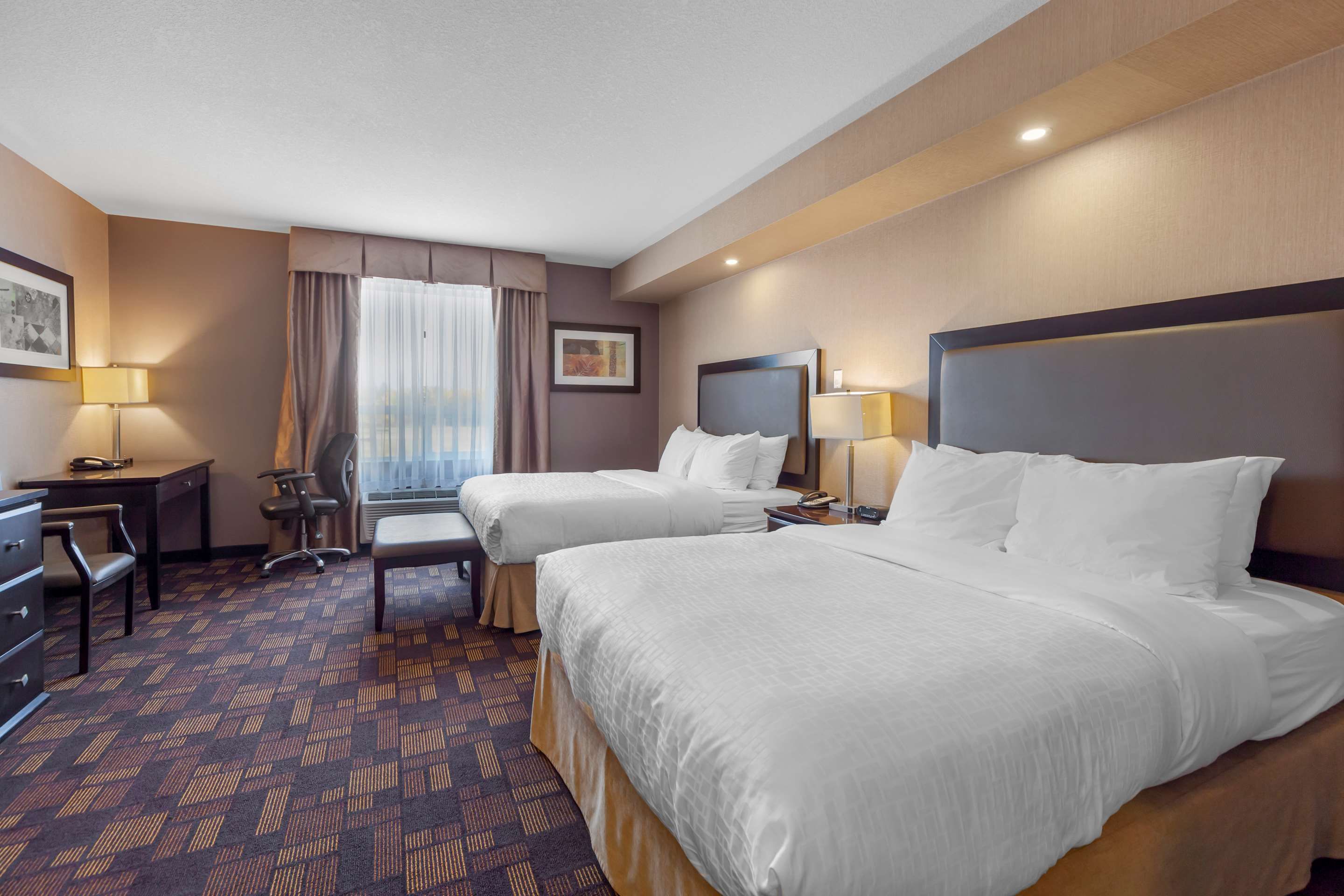 Best Western Plus Fox Creek - Fox Creek - Schlafzimmer