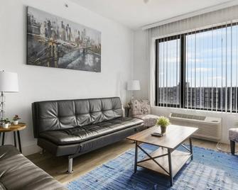 Luxury 2BR 30 Mins to Manhattan Evonify - Elizabeth - Living room