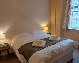 Lion Hotel Dulverton - Dulverton - Bedroom