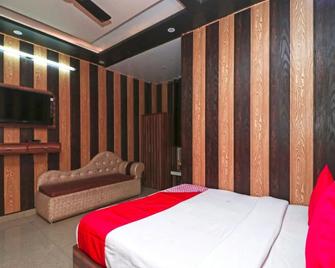 Hotel O Elibrista - Meerut - Habitación