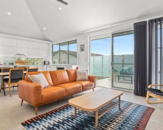 White Beach on Barrington - Terrigal - Wohnzimmer