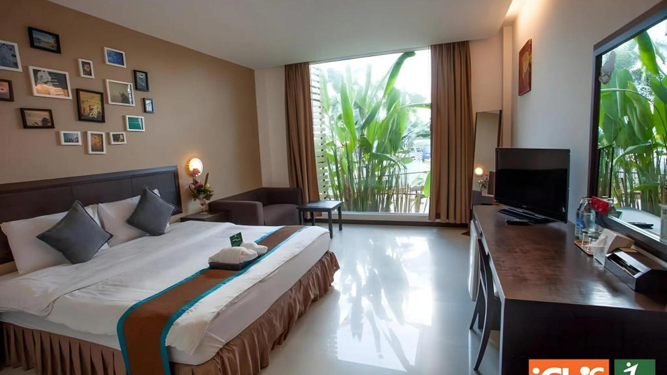 I Hotel