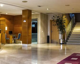 Hotel Zenit Logroño - Logroño - Receptionist
