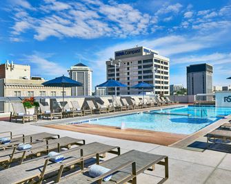 Renaissance Montgomery Hotel & Spa at the Convention Center - Montgomery - Bể bơi