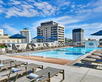 Renaissance Montgomery Hotel & Spa at the Convention Center - מונטגומרי - בריכה