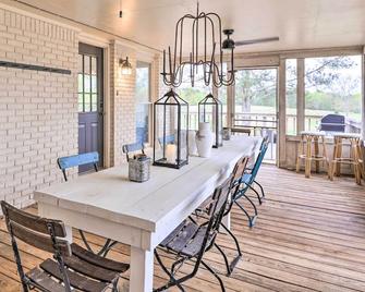 Charming Retreat on 80-Acre Willow Rock Ranch! - Warm Springs - Dining room