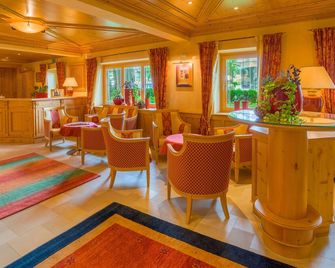 هوتل جارني جاكوبر - Tux - ردهة