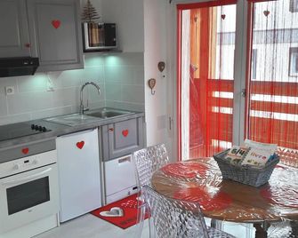 Studio 4 people hyper-center, balcony and garage in Les Rousses - Ле-Русс - Кухня