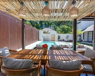 Green Jimbaran Bay Villa - South Kuta - Patio
