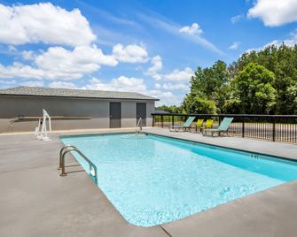 Quality Inn Battleboro - Rocky Mount - Battleboro - Zwembad
