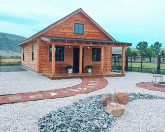Diamond Creek Cabin- New Cabin, Pet Friendly, Mountain Views - Cody - Building