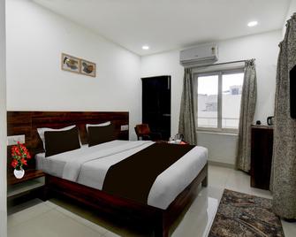 Hotel O Mysore Zoological Park Queen’s Comfort - Mysore - Slaapkamer