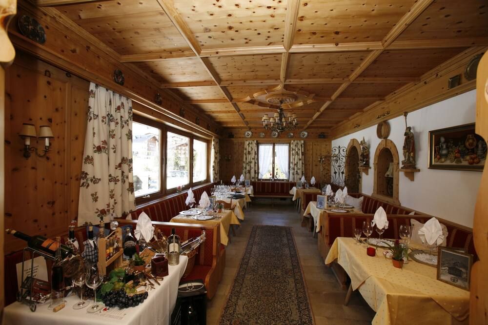 Hotel Stülzis - לך אם ארלברג - מסעדה