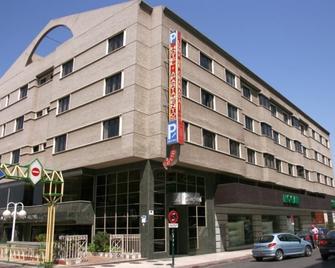Hotel M.A. Luna Arabial - Granada - Building