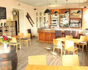 Logis Le Grand Hotel - Montval-sur-Loir - Bar