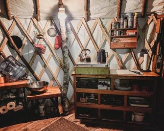 Rufus III Yurt on the river - Brownfield