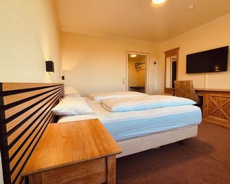 Hotel Thesdorfer Hof - Pinneberg - Schlafzimmer
