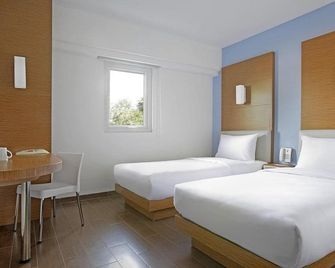 Amaris Hotel Senen - Jakarta - Bedroom