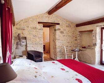 Mas De La Lance - Roche-Saint-Secret-Béconne - Bedroom
