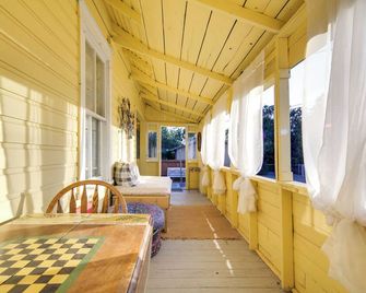 1 Block To Main St Charming Montrose Hom - Montrose - Patio