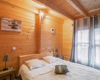 Chalet 'Riviera' 4 Jaccuzzi Wifi Andorra Ax Les Thermes Orlu Ski - Orlu - Chambre