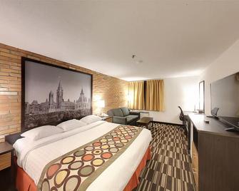 Super 8 by Wyndham Sudbury ON - Gran Sudbury - Habitación