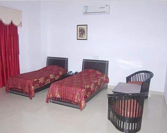 Hotel Premdeep International - Kashipur - Habitación