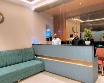 Hotel sapphire - Gwalior - Front desk