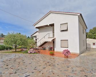 Apartment & Room Tanja 1552 - Pula - Gebouw