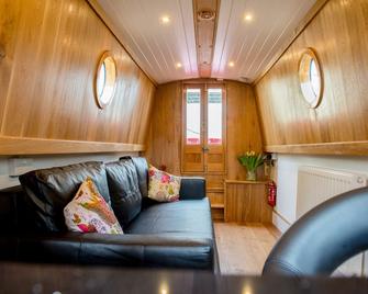 Narrowboat Puzzle - Ely - Living room