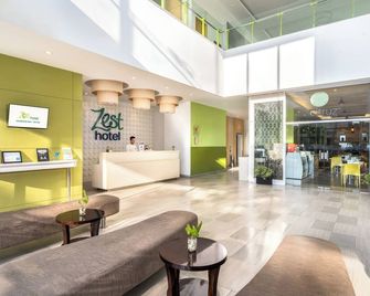 Zest Harbour Bay Batam by Swiss-Belhotel International - Batam - Lobby