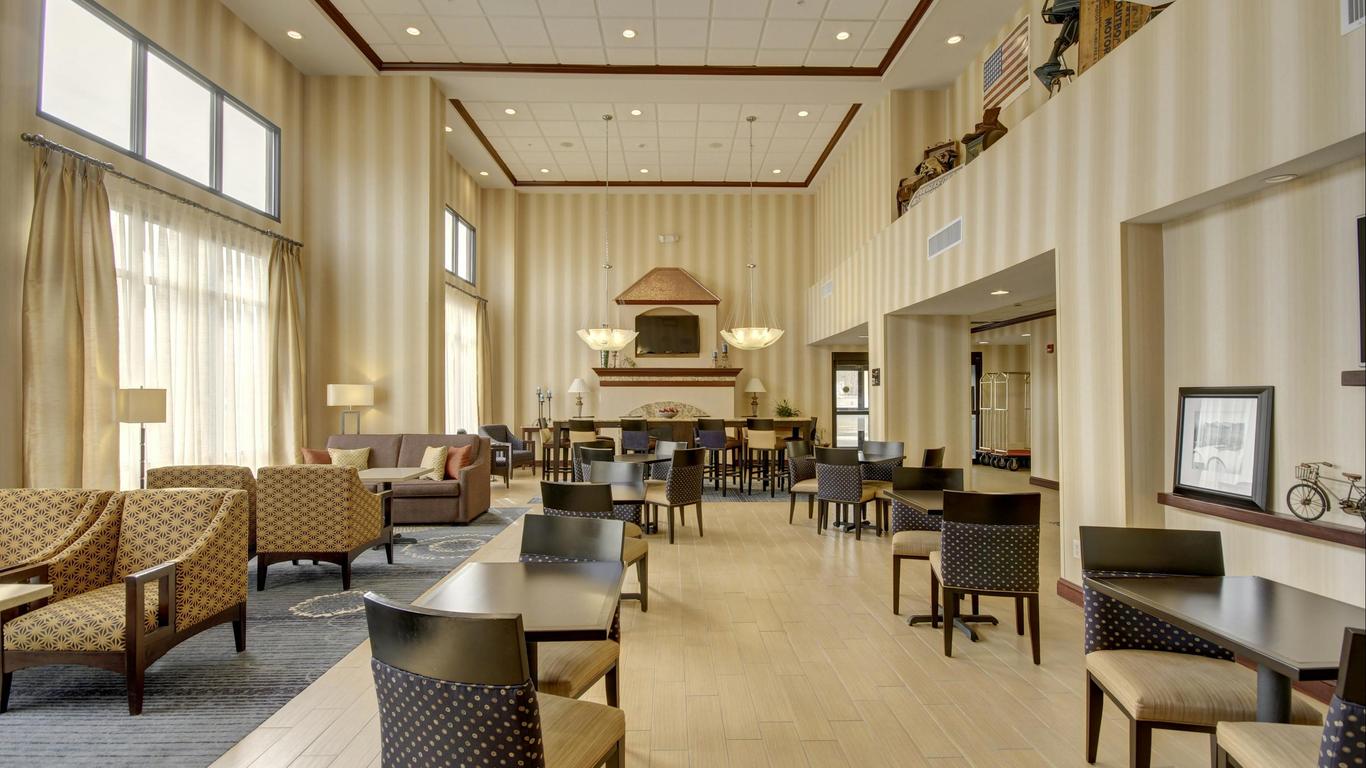 Hampton Inn & Suites Alexandria
