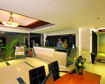 Biverah Hotel & Suites - Thiruvananthapuram - Front desk