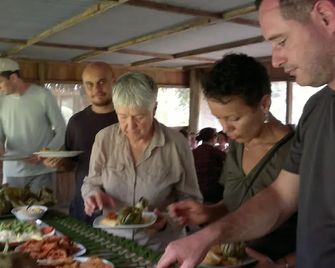 Jungle Wolf Expeditions - Nauta - Buffet