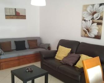 Spacious 1-bedroom apartment with barbecue 2F - Quarteira - Salon