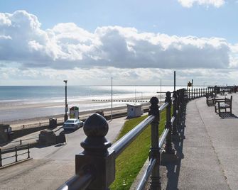 Yorkshire Rose Holiday Lodge - Flamborough - Beach