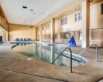 Comfort Inn & Suites Beaver Dam - Beaver Dam - Piscina