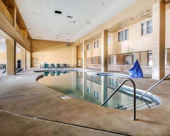 Comfort Inn & Suites Beaver Dam - Beaver Dam - Pool