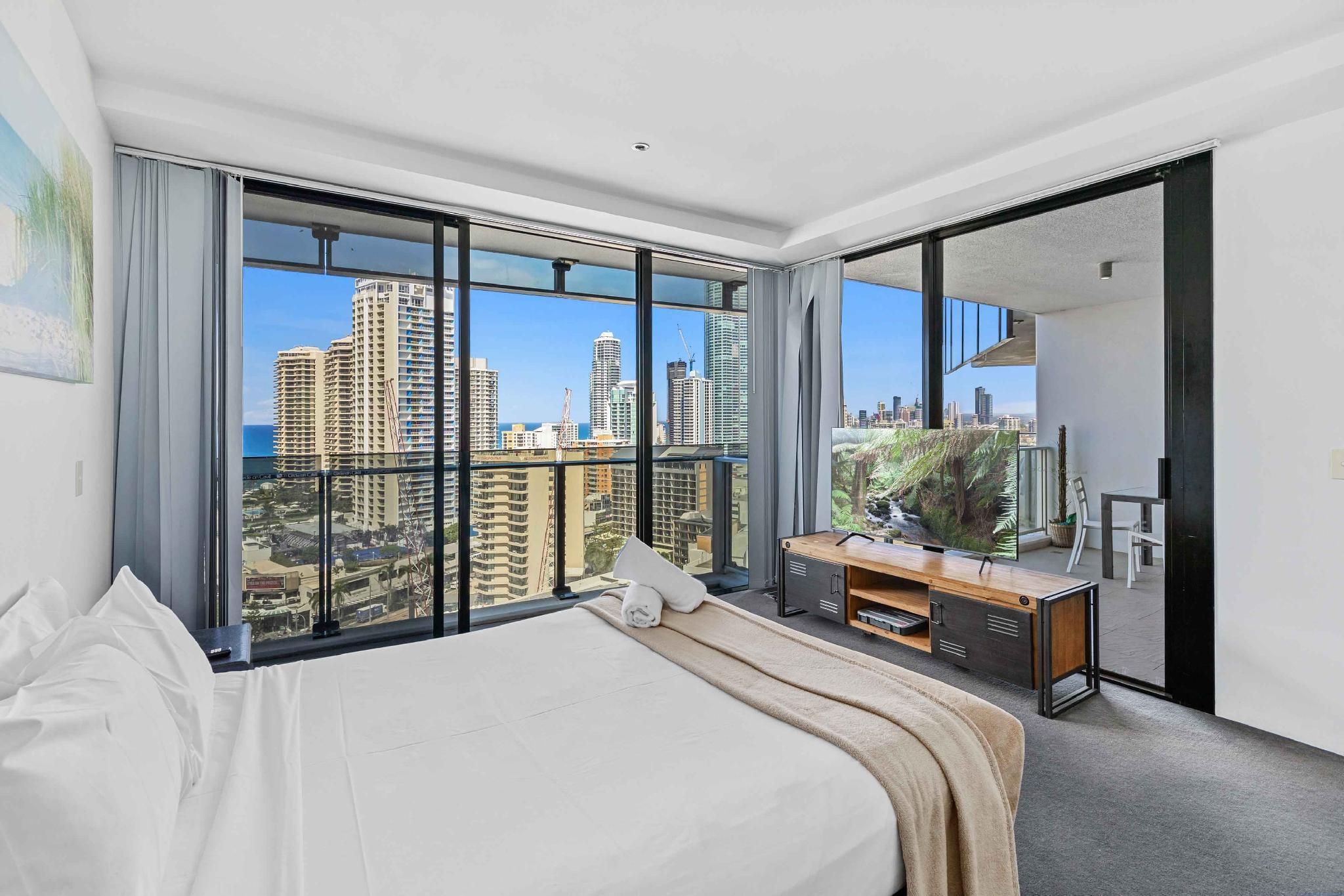 Private Apartments in Circle on Cavill - Surfers Paradise - Bedroom