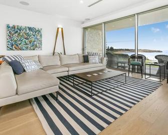 Strangeways Stays -Slps 10 4 Bdrm Oceanview - Port Elliot - Вітальня