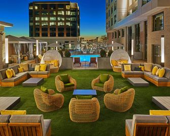 The Hotel at Avalon Autograph Collection - אלפארטה - פטיו