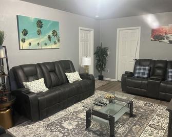 A Newly executive basement Apartment - Williston - Living room